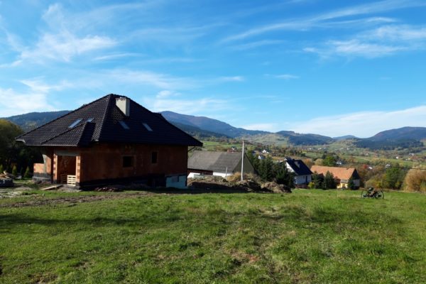 Dom w zefirantach w Słopnicach